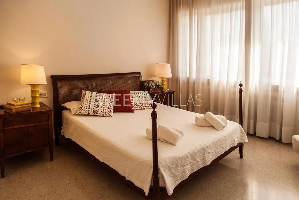 Villa Sitges Tupinetti Beach At 1 Min Walk Amaizing Garden And View Center Sitges 5 Minutes Walk 0*,  Espanha