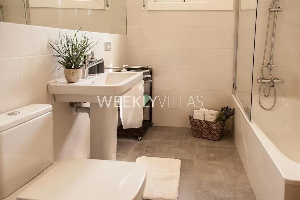 Villa Sitges Tupinetti Beach At 1 Min Walk Amaizing Garden And View Center Sitges 5 Minutes Walk 0*,  Hiszpania