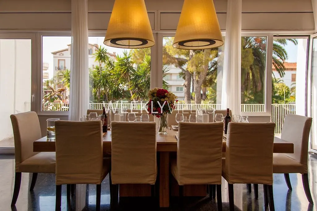 Villa Sitges Tupinetti Beach At 1 Min Walk Amaizing Garden And View Center Sitges 5 Minutes Walk 0*,  Espanha