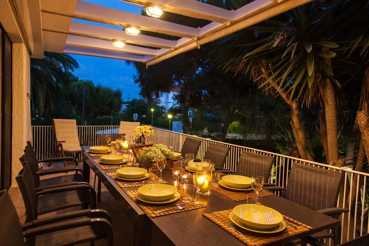 Villa Sitges Tupinetti Beach At 1 Min Walk Amaizing Garden And View Center Sitges 5 Minutes Walk 0*,  Hiszpania