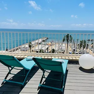 Apartamento ático Con Fantásticas Vistas Al Mar Y La Iglesia, Sitges